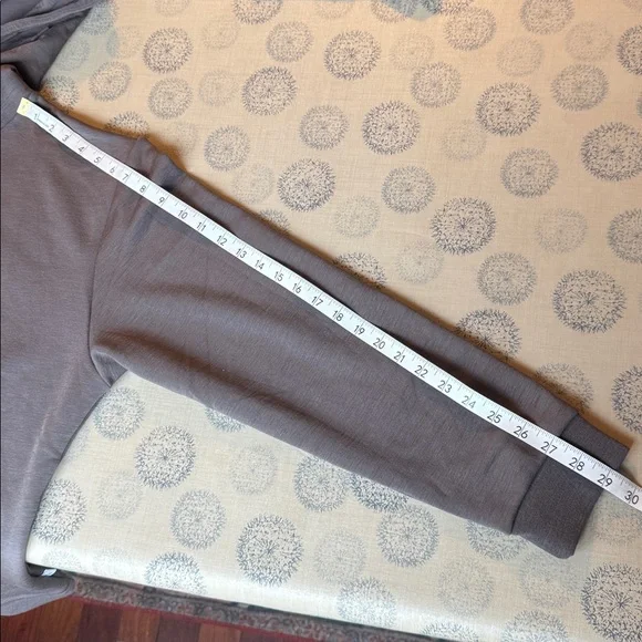 Woolx Avery Hoodie Plum Truffle New Merino Wool Size L - Picture 9 of 10